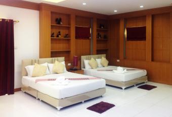 Parada Place has Balcony rooms