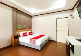 OYO 359 Golden Nakara Place allows 18 year olds to book a room