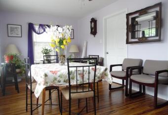 Cantuta Inn has Balcony rooms