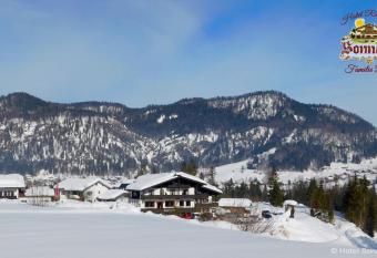 Hotel-Gasthof-Sonneck has Balcony rooms