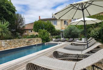 Le Clos R  aud has Balcony rooms