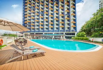 Oakwood Hotel and Residence Kuala Lumpur allows 18 year olds to book a room