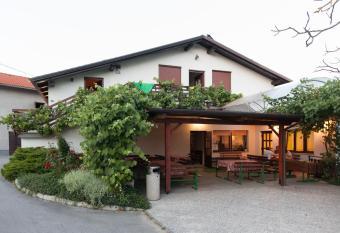 Janezinovi House has Balcony rooms