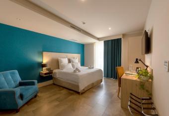 Ddream Hotel allows 18 year olds to book a room