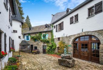 Domaine du Moulin d Asselborn allows 18 year olds to book a room