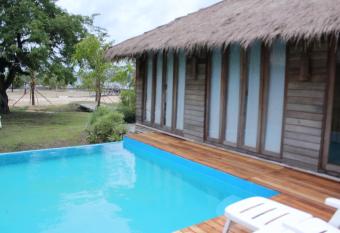 Koh Pu Villa has rooms with a private hot tub