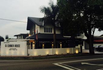 The Corner House has Balcony rooms