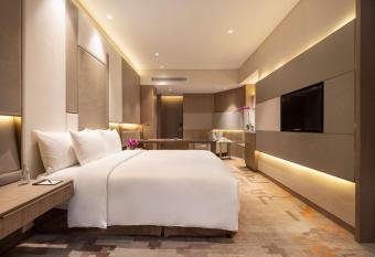 Radisson Exhibition Center Shanghai has Balcony rooms
