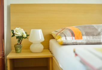 Zimn   Stadion T  bor allows 18 year olds to book a room