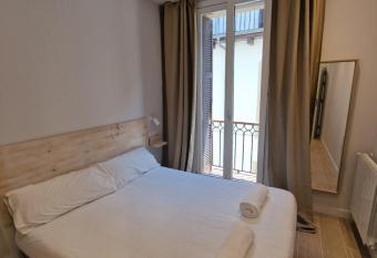 Beach Break Guesthouse allows 18 year olds to book a room