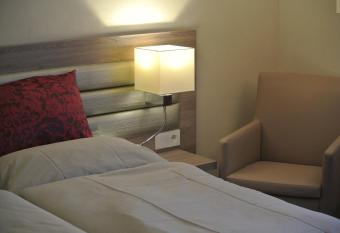 Hotel Saint Fiacre has Balcony rooms