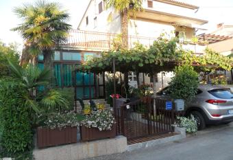 Marija Rooms & Apartments allows 18 year olds to book a room