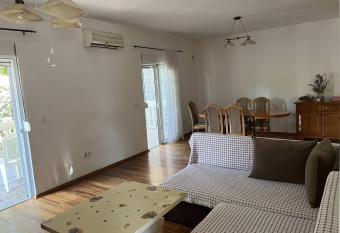 Apartman Any Bar has Balcony rooms