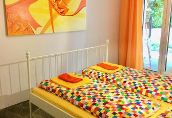 Flower Garden has Balcony rooms