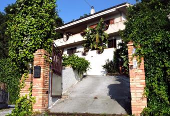 Casa del Cedro has Balcony rooms