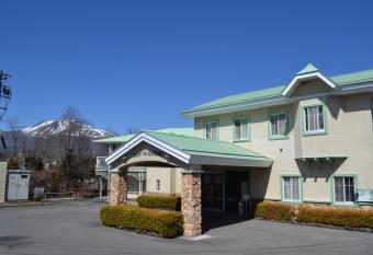Karuizawa Hotel Paipuno Kemuri allows 18 year olds to book a room