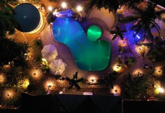 Dream s House Ph   Qu   c allows 18 year olds to book a room