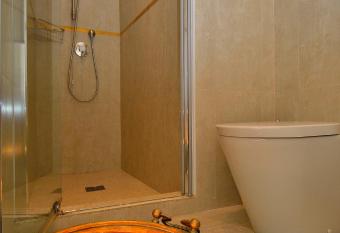 Appartamento Corte Gotica has rooms with a private hot tub