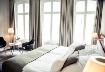 Weinhaus Uhle has Balcony rooms