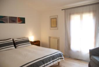 Casa Zaira allows 18 year olds to book a room