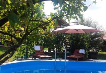 Holiday Home Martin    ak has Smoking/Balcony rooms