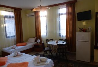 Guest House Zhelevi has Balcony rooms