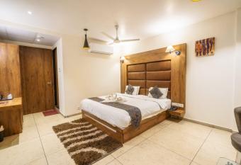 Hotel Bhabha allows 18 year olds to book a room