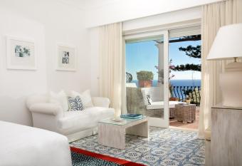 Hotel La Minerva has Balcony rooms