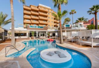 Marins Beach Club - Adults Only Hotel allows 18 year olds to book a room