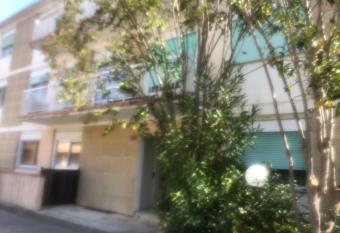 Logement promenade de la torse    Aix-en-Provence allows 18 year olds to book a room