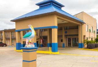 Sweet Dream Inn has Smoking/Balcony rooms