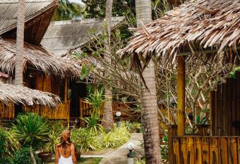 Lazy Days Bungalows allows 18 year olds to book a room