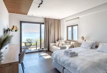 Mare Suites has Balcony rooms