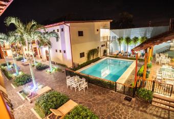 Hotel Plaza Marbella Granada allows 18 year olds to book a room