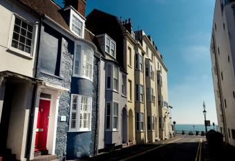 The Beach House has Balcony rooms