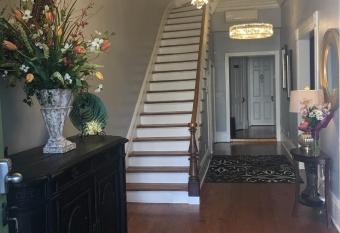 WG Creole House 1850 has Balcony rooms