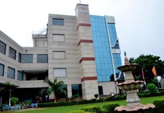 Palm Galaxy allows 18 year olds to book a room