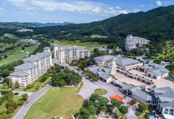 Oak Valley Resort allows 18 year olds to book a room