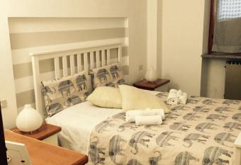 B&B Lilly s Home allows 18 year olds to book a room