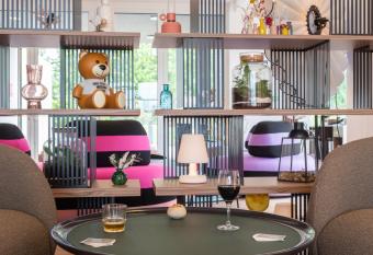 H  tel Omnubo Collection has Balcony rooms