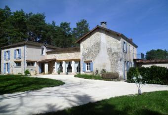Chambres d H  tes Le Vignaud has Balcony rooms