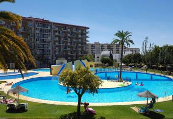 Minerva 242 allows 18 year olds to book a room