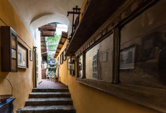 Strieborn   dvor has Balcony rooms