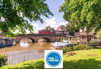 La casetta d   neu allows 18 year olds to book a room