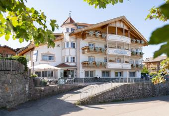 Cristallo B&B has Balcony rooms