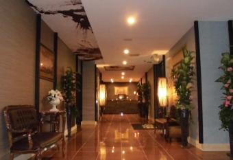 Hotel D.D allows 18 year olds to book a room