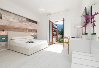 Alehouse has Balcony rooms