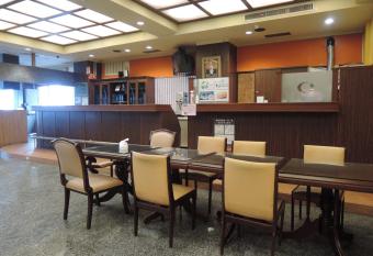 Guide Hotel Changhua Jhongjheng allows 18 year olds to book a room