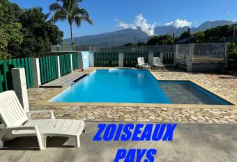 Zoiseaux Pays allows 18 year olds to book a room