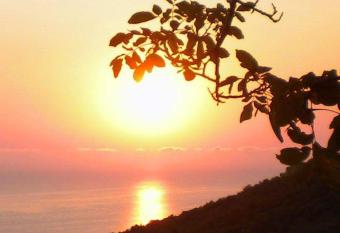 Nissaki Guesthouse has Balcony rooms